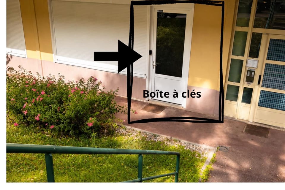 La Suite Interdite Jacuzzi, Sauna & Pièce Secrète Apartment in Nancy
