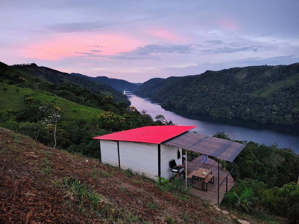 Bedroom, Lake view, Mountain view, River view, room service