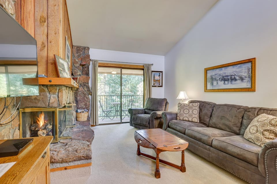 Updated Winter Park Condo w/ Indoor Heated Pool! House in Fraser