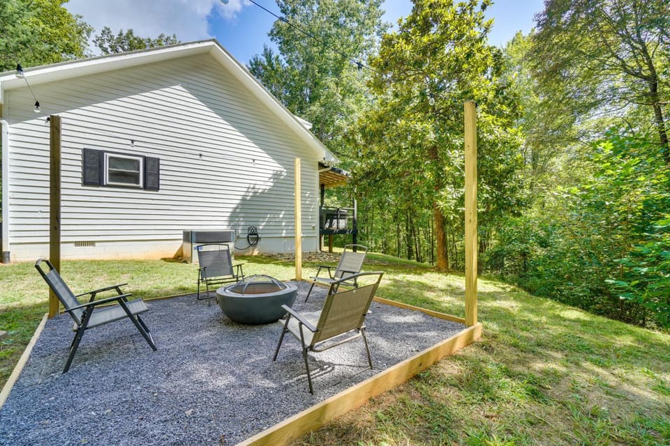 Smoky Mtn Home w/ Hot Tub: 10 Mi to Dollywood! House in Sevier County