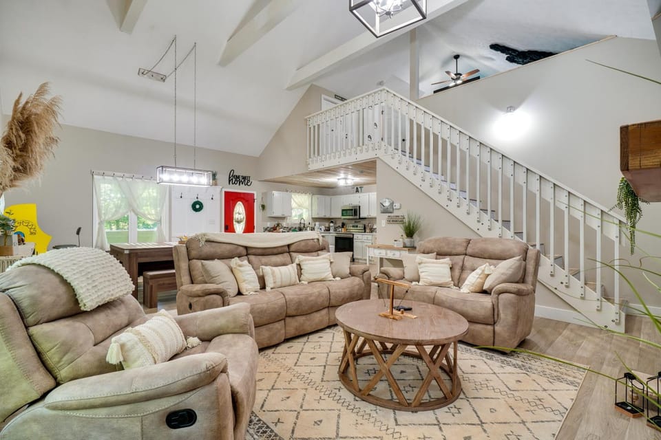 Smoky Mtn Home w/ Hot Tub: 10 Mi to Dollywood! House in Sevier County