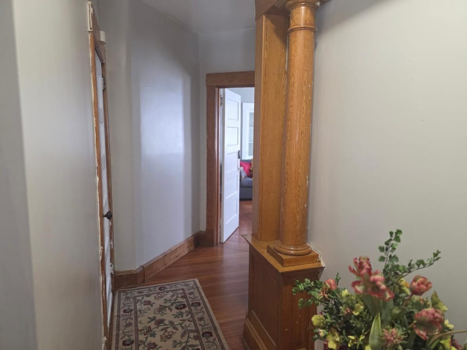 downtown and secluded Apartment in Manchester