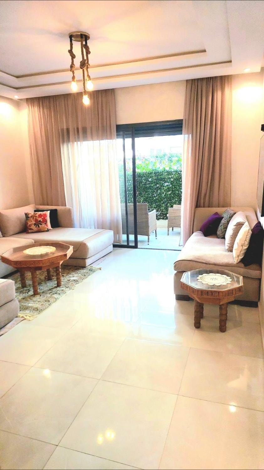 Idéal séjour Cozy aprt bouznika piscine et plage Apartment in Casablanca-Settat