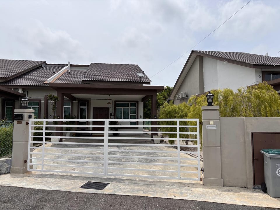 Property building, Area and facilities, Area and facilities