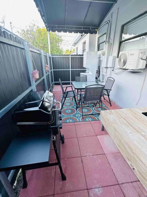 Coral Gables Miami Studio near Airport and Beaches Apartment in Coral Gables