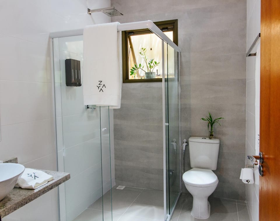 Shower, Toilet, Bathroom, towels
