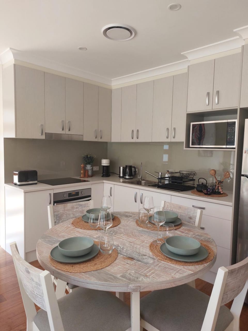 Coffee/tea facilities, Kitchen or kitchenette, pet friendly, stove
