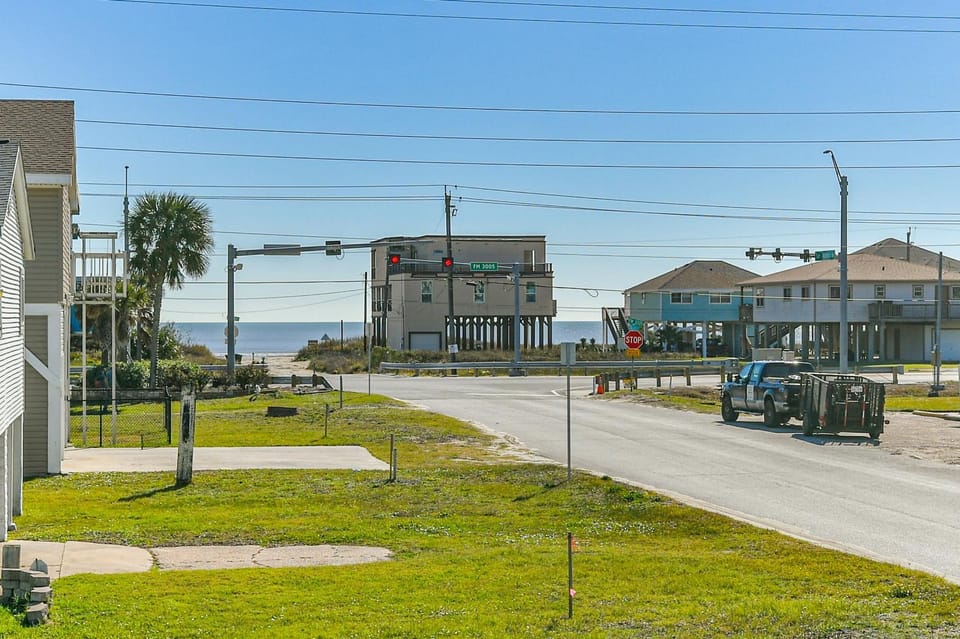 Neighbourhood, Sea view