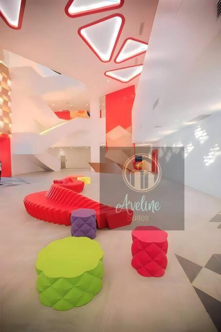 Kids's club, Text overlay