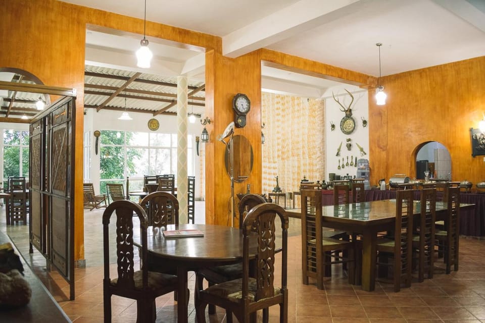 Restaurant/places to eat, Banquet/Function facilities, Dining area