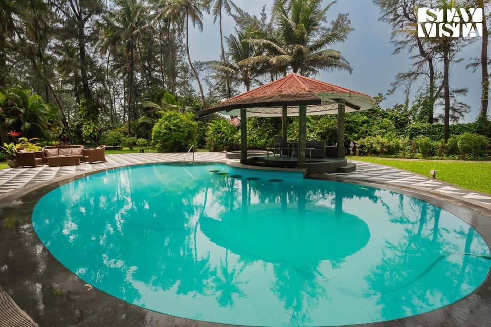 Day, Garden, Garden view, Pool view, Swimming pool, sunbed