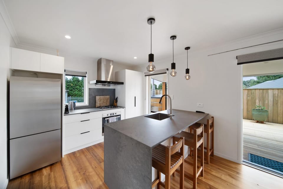 Dining area, kitchen