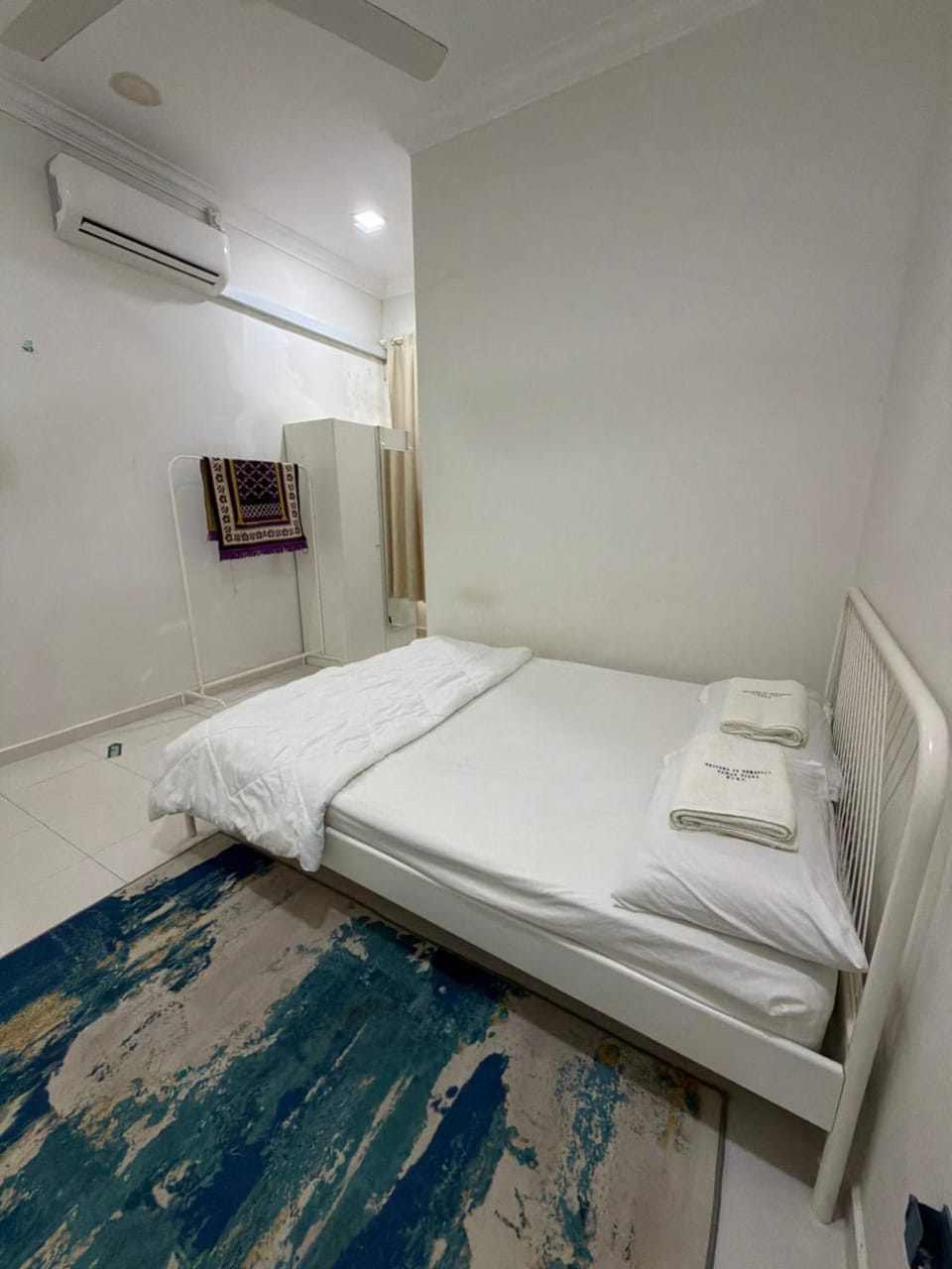 Bed, Photo of the whole room, Bedroom, towels, air conditioner