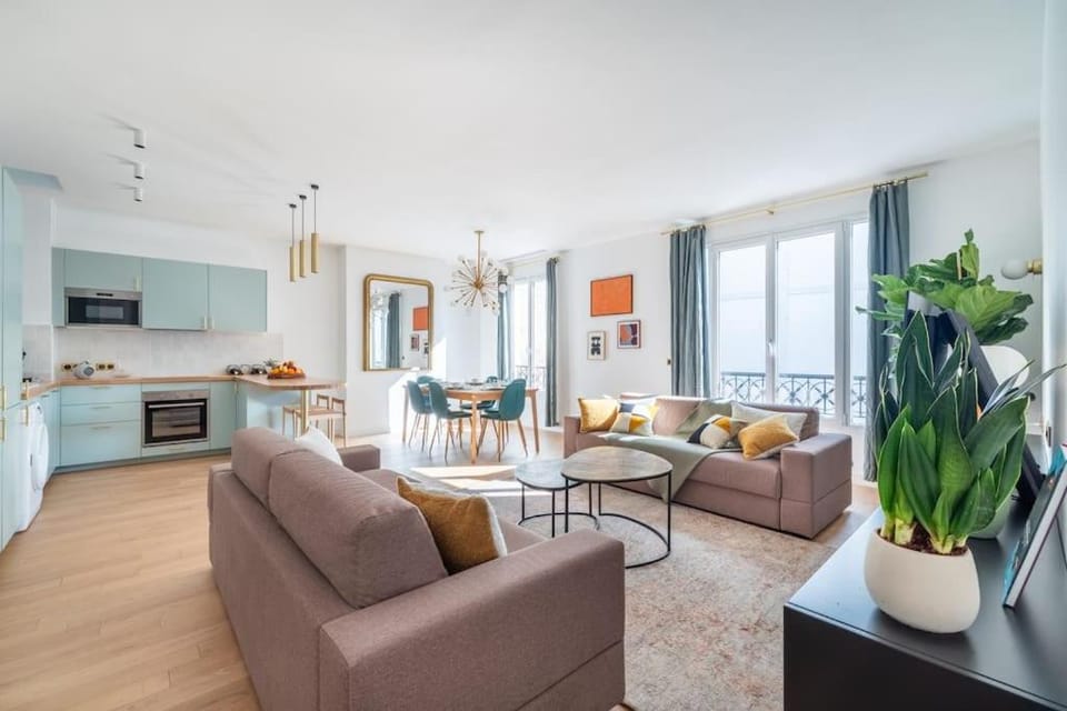 Rare, center, luxury apartment with roof view Apartment in Paris