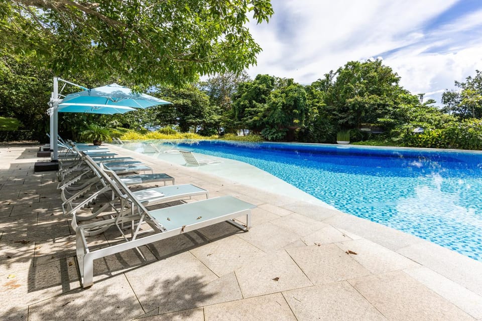 Day, Swimming pool, sunbed