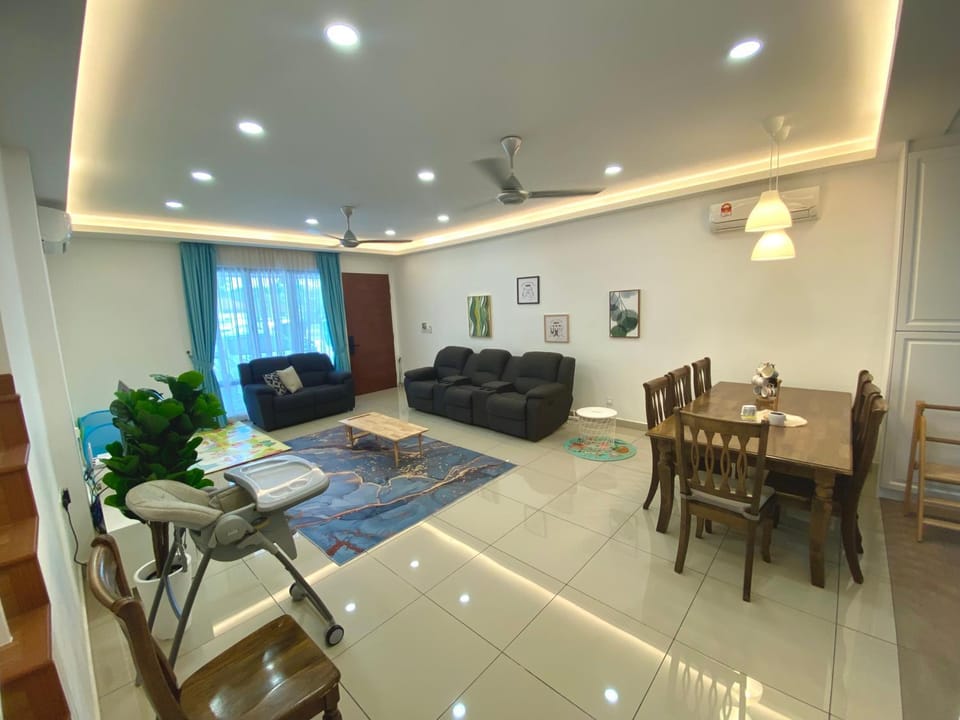 Living room, Seating area, Dining area, air conditioner