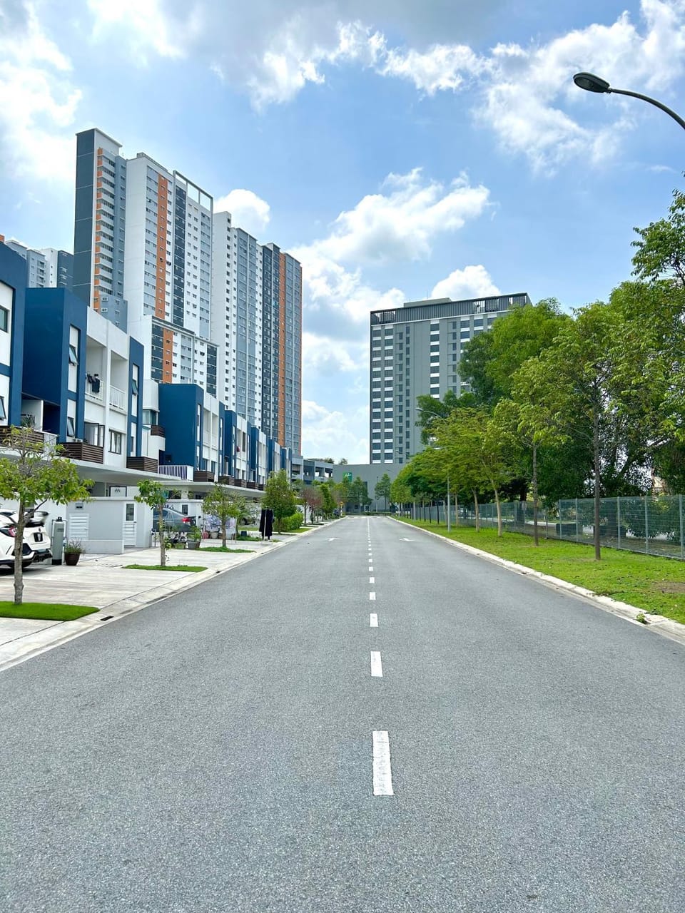 Day, Neighbourhood, City view, Street view, Location