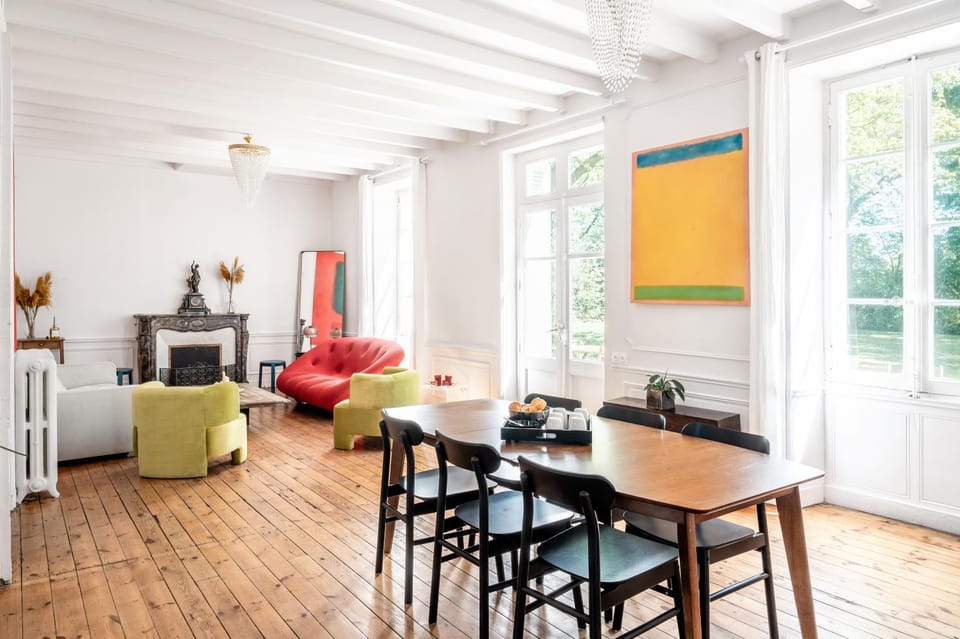 Living room, Seating area, Dining area