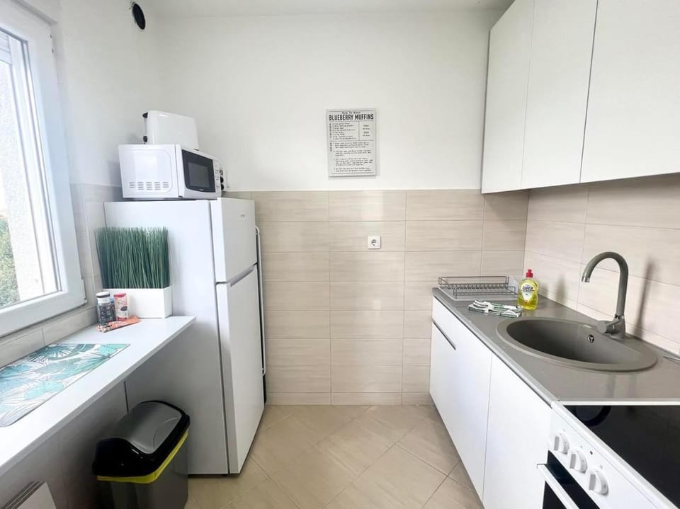Kitchen or kitchenette, minibar, pet friendly, stove