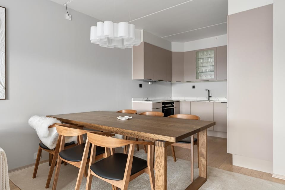 Kitchen or kitchenette, Dining area, stove