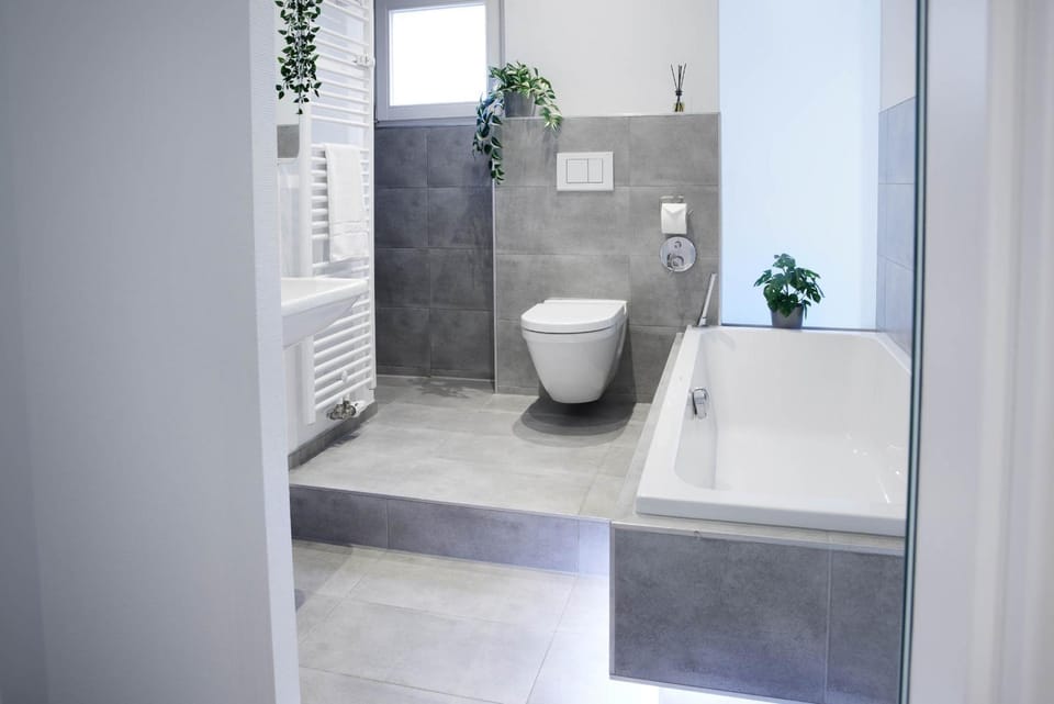 Shower, Toilet, Bathroom, Bath, towels