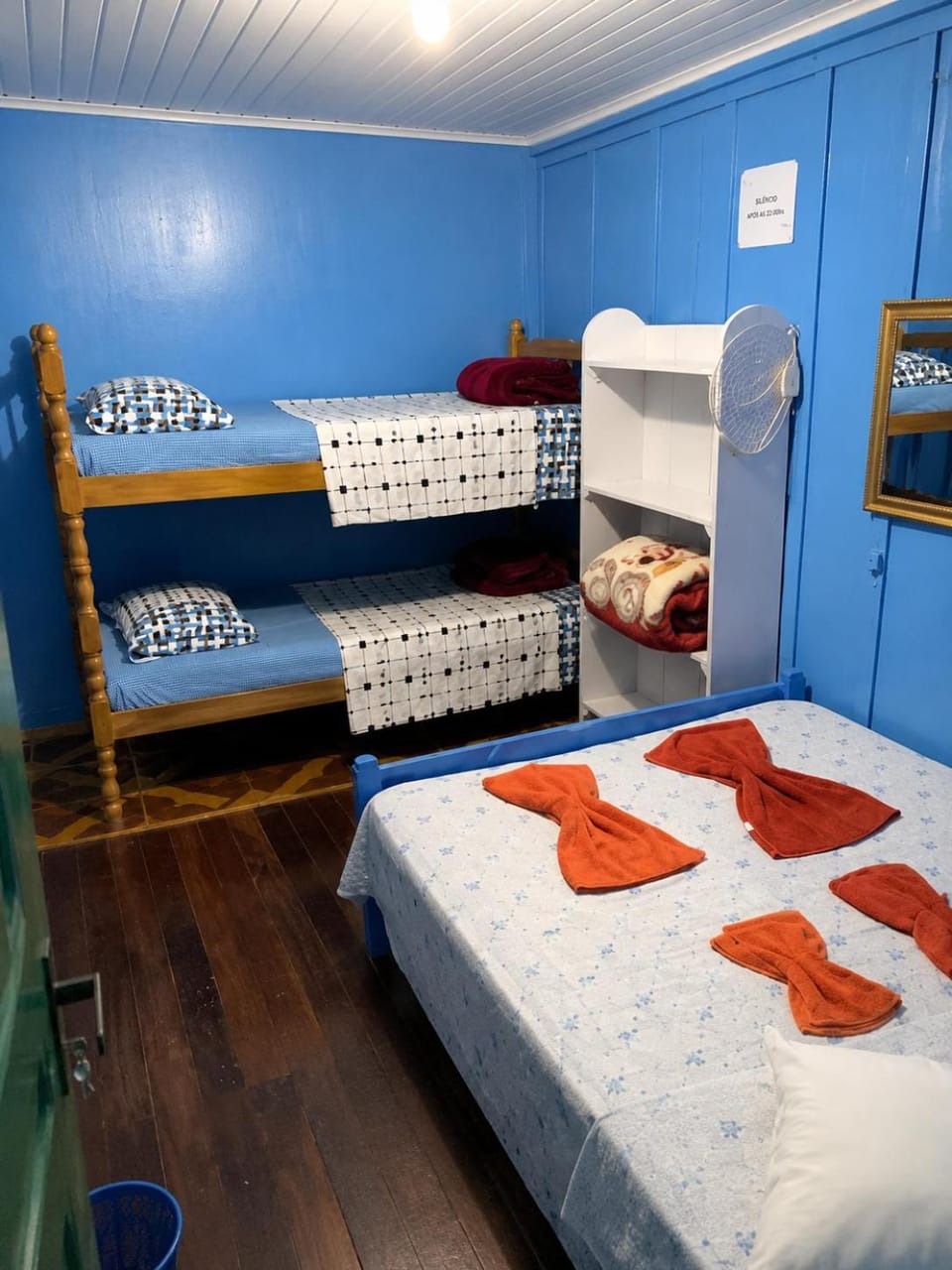 Quartos Simples e Suítes na Ilha do Mel Nova Brasília Hostel in State of Paraná
