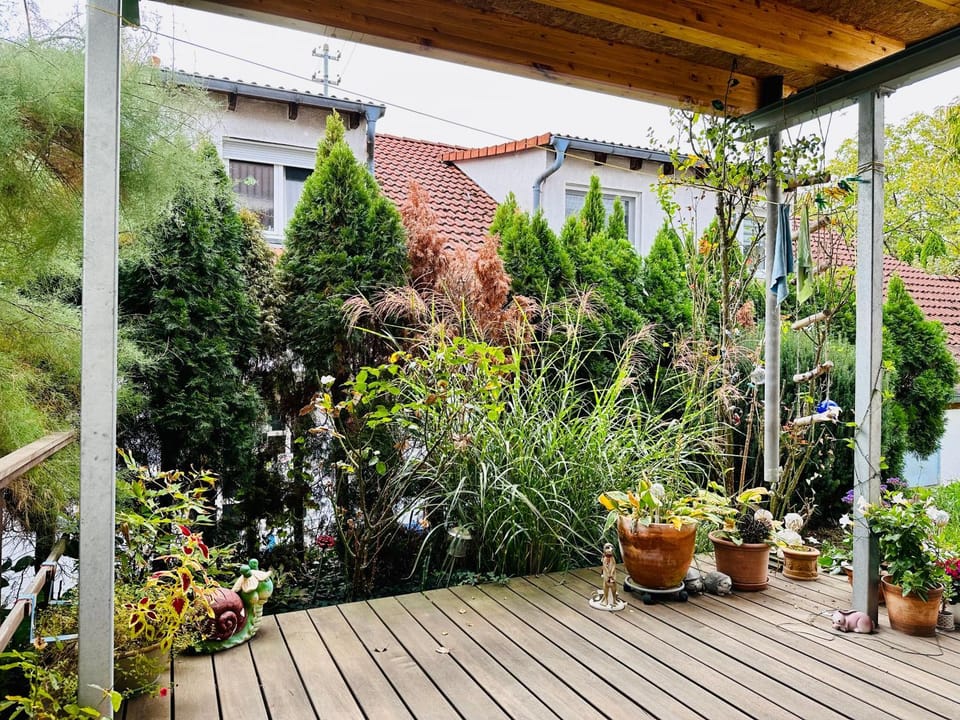 Garden, Balcony/Terrace