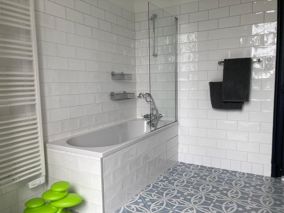 Bathroom, Bath