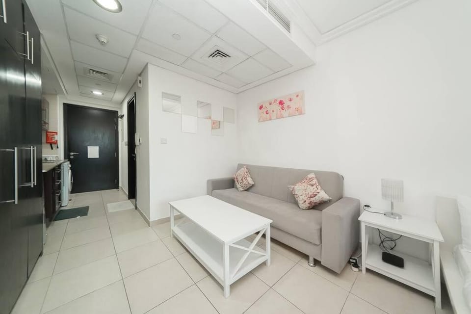 StoneTree - Fully Furnished Studio with Spacious Balcony Apartment in Dubai