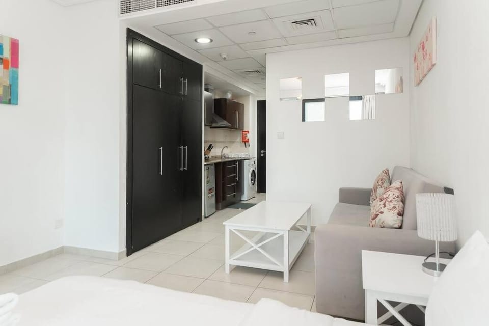 StoneTree - Fully Furnished Studio with Spacious Balcony Apartment in Dubai