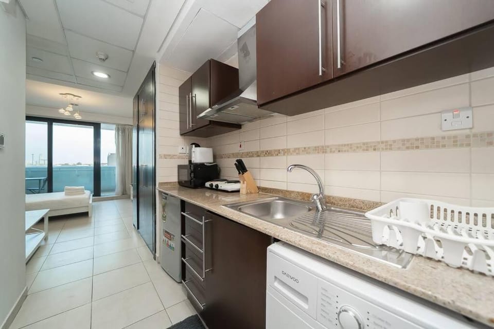 StoneTree - Fully Furnished Studio with Spacious Balcony Apartment in Dubai