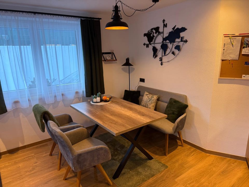 Living room, Seating area, Dining area