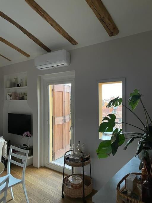 Romantic attic room with panoramic view Apartment in Bologna