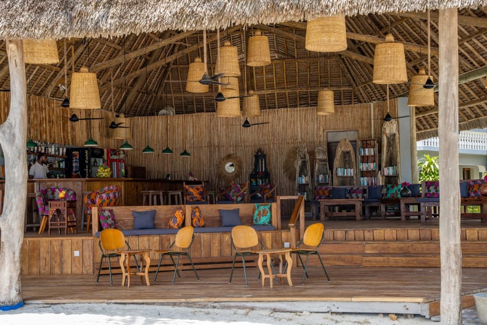 Restaurant/places to eat, Lounge or bar, oven