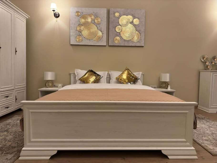 Studio Montaldo Apartment in Brasov
