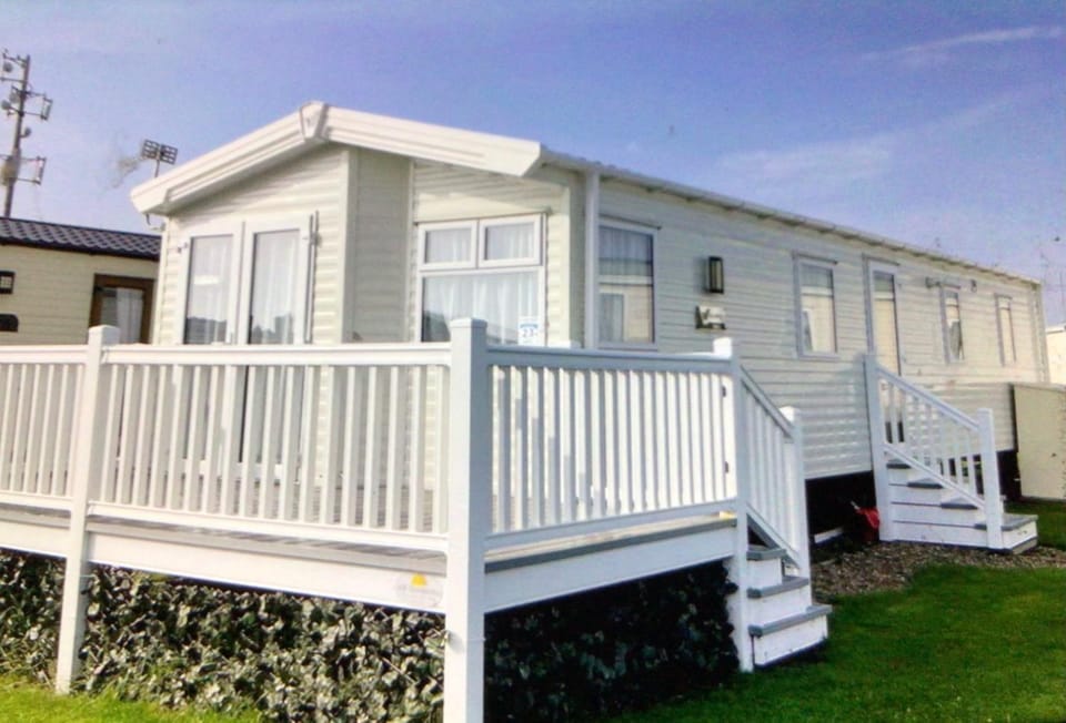 Luna Retreat - Newbiggin by the Sea Campground/ 
RV Resort in England