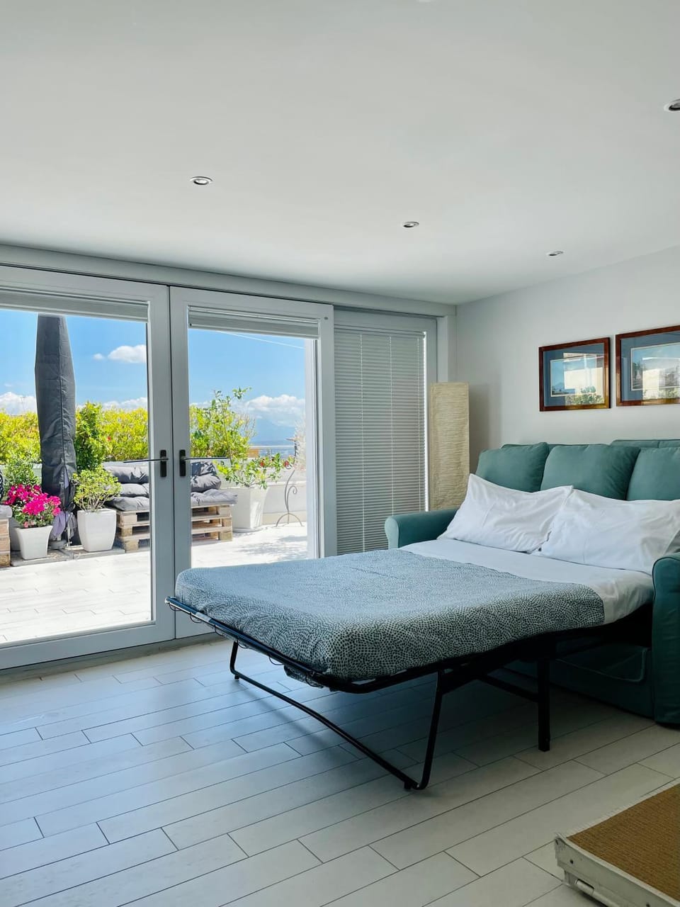 Bed, Natural landscape, View (from property/room), Balcony/Terrace, Photo of the whole room