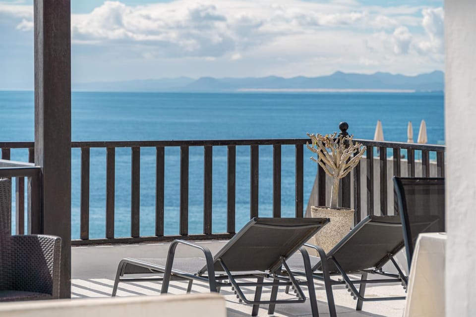 View (from property/room), Balcony/Terrace, Sea view
