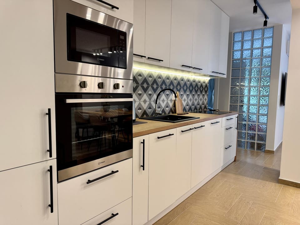 dishwasher, microwave, oven, washing machine, kitchen