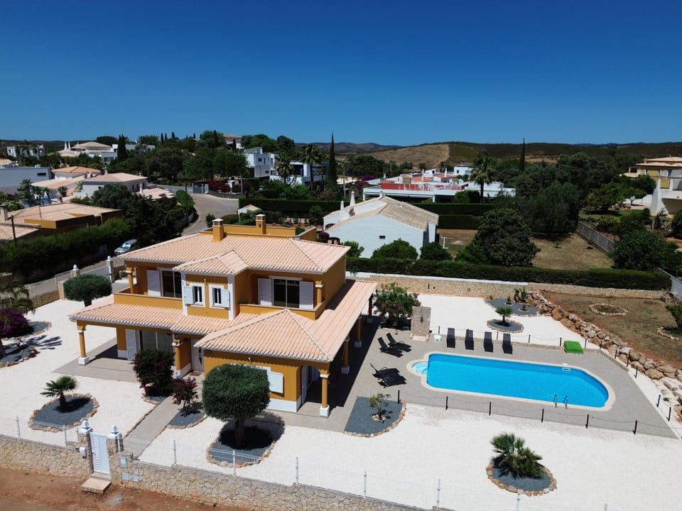 Property building, Day, Bird's eye view, Swimming pool