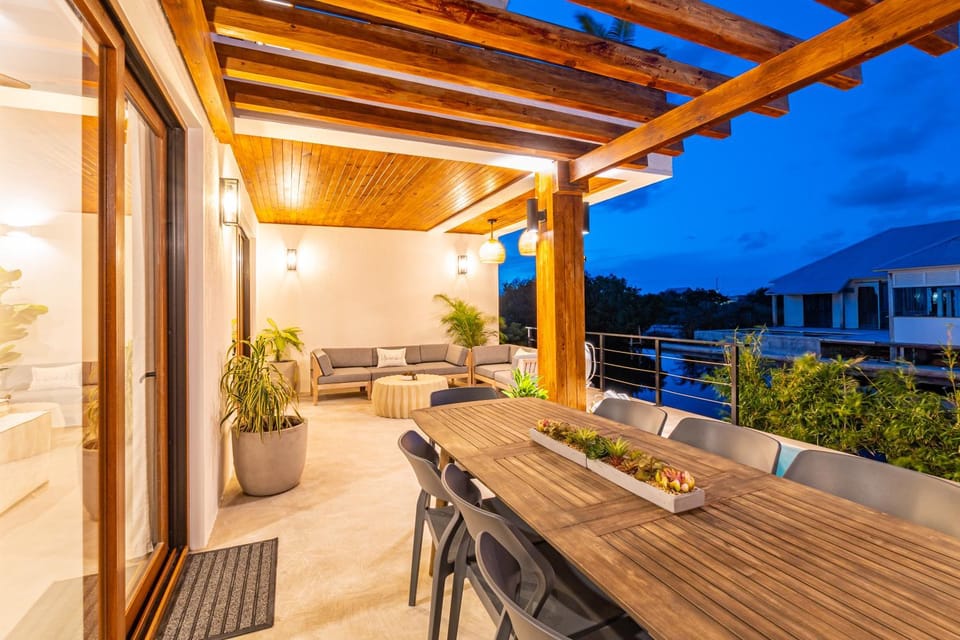 Casa Brisa and Mistico Beach Club plus Boat Shuttle Villa in San Pedro