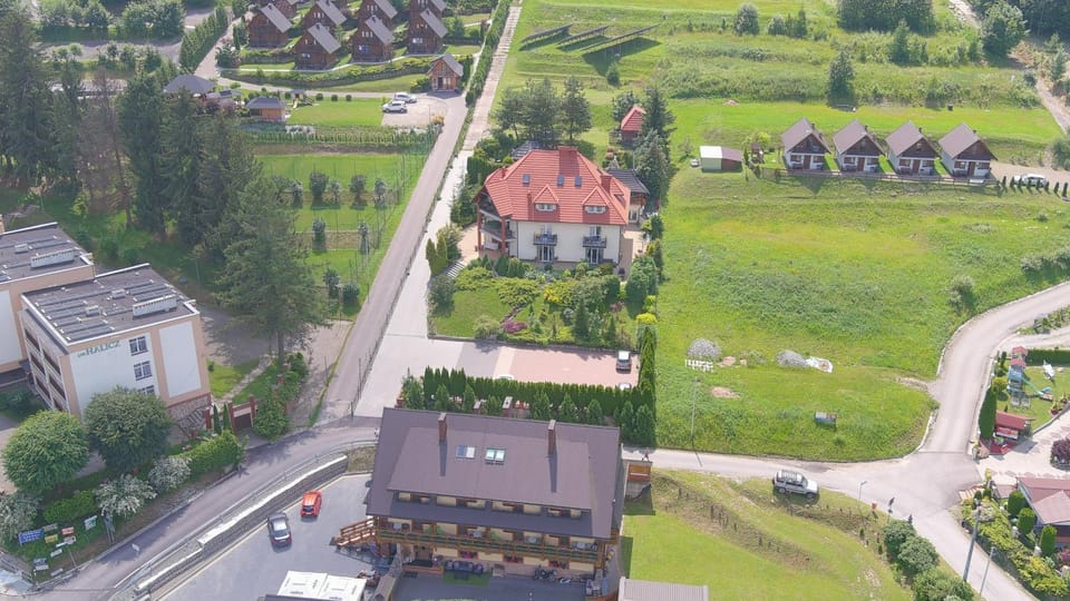 Property building, Day, Bird's eye view, Location