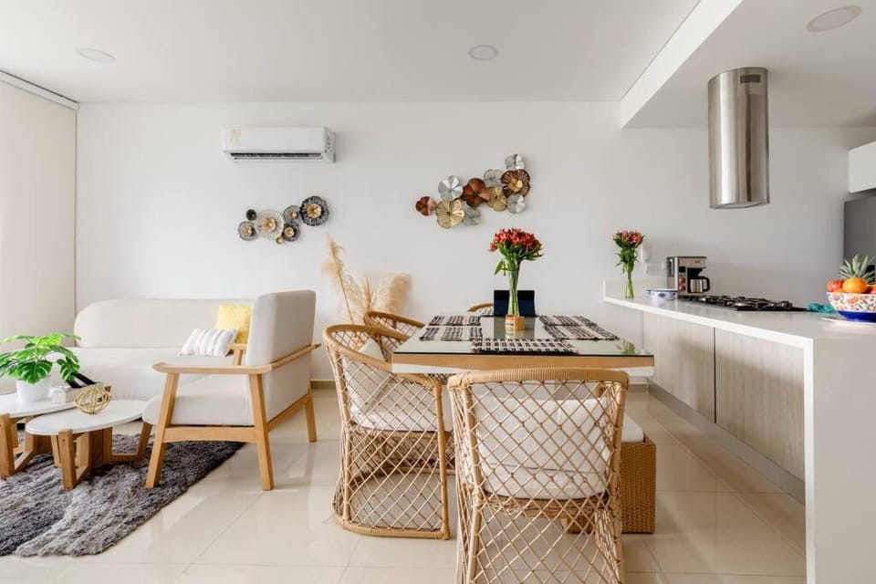 Kitchen or kitchenette, Living room, Seating area, Dining area, air conditioner