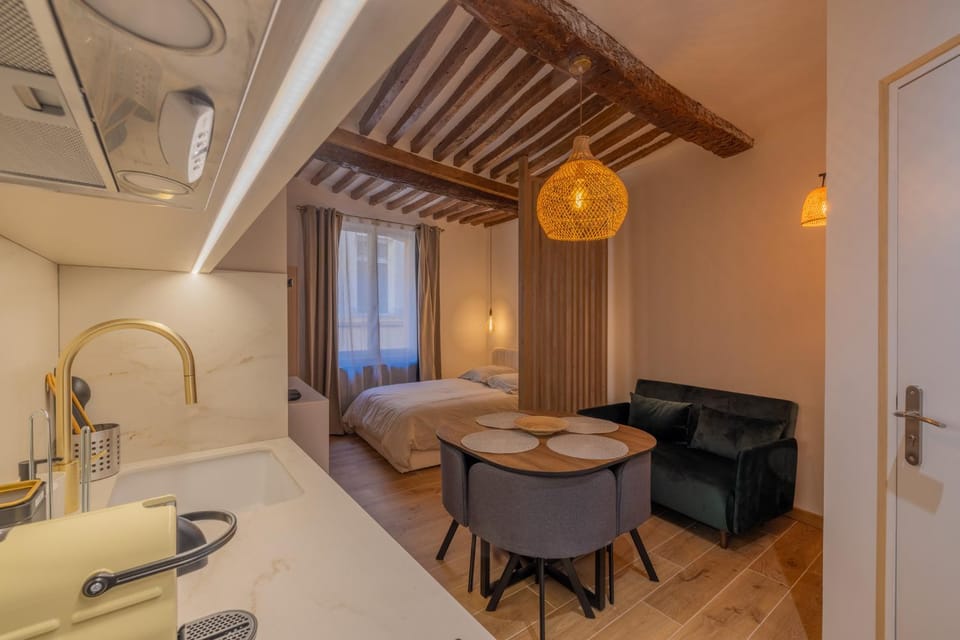 Living room, Photo of the whole room