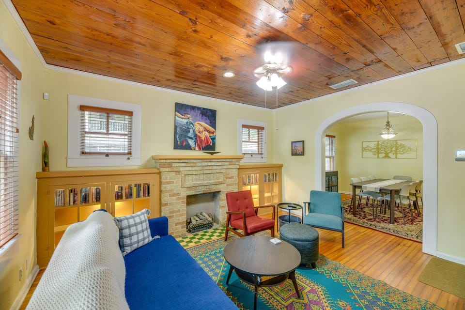 San Antonio Gem in Prime Location w/ Outdoor Space House in San Antonio