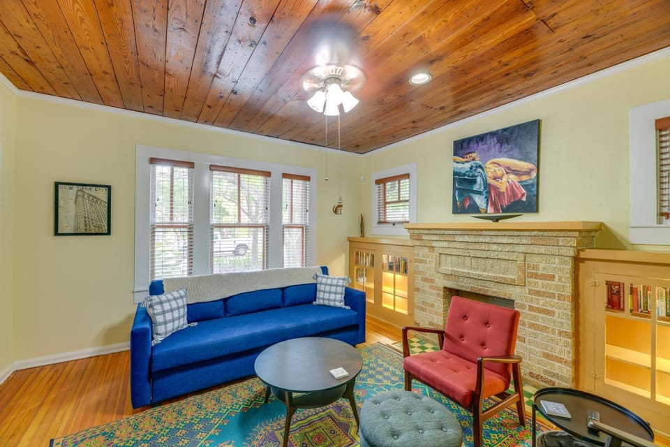 San Antonio Gem in Prime Location w/ Outdoor Space House in San Antonio