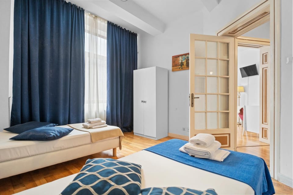 Bed, Bedroom, towels, wardrobe