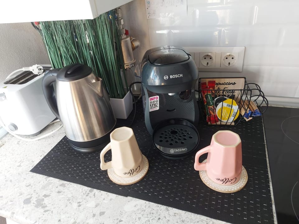 Coffee/tea facilities, Kitchen or kitchenette, minibar, toaster