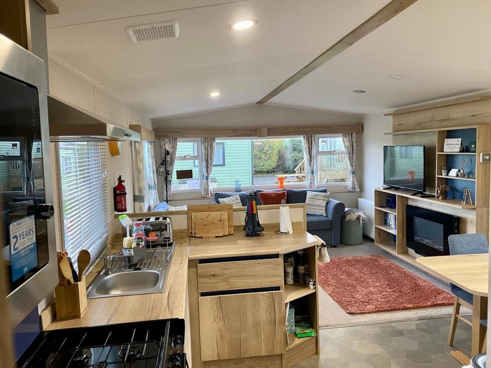 TV and multimedia, Kitchen or kitchenette, Living room, Seating area, Dining area, minibar, pet friendly
