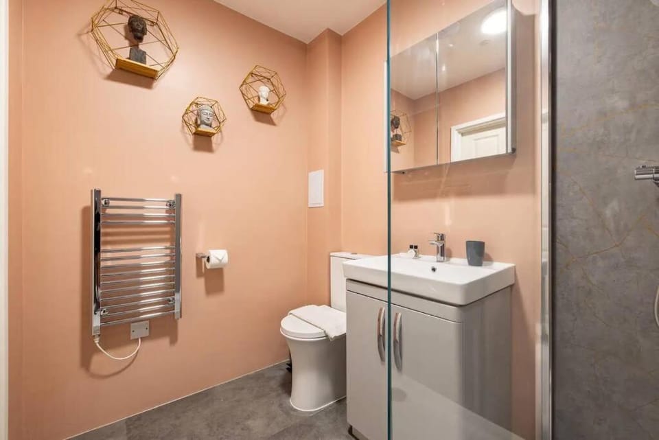 Shower, Toilet, Bathroom